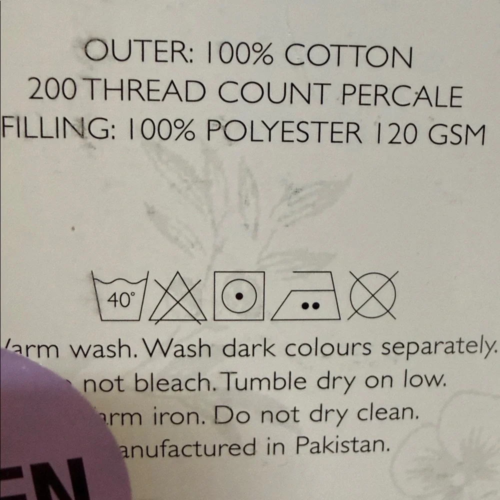 Cabbages & Roses London Tan/beige Floral Queen Quilt. 90” x 90”. 200 thread ct.